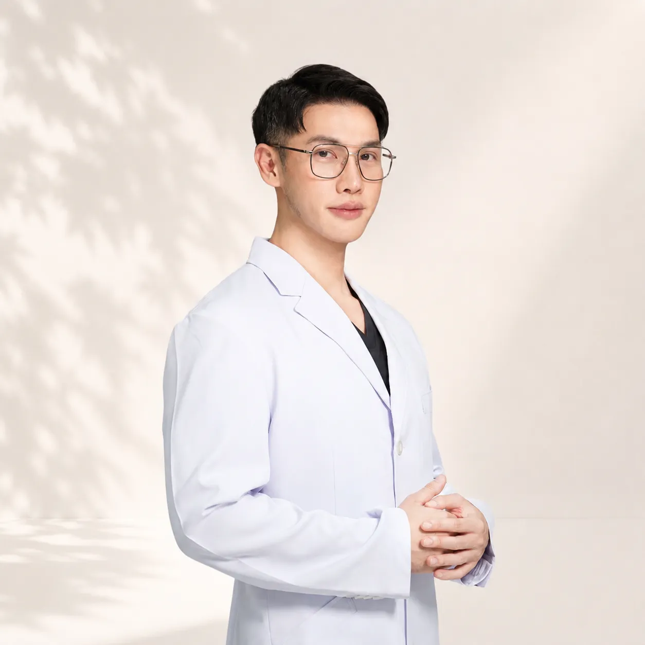 ทพ. คฑา โกศัยดิลก ทีมทันตแพทย์ Brace Me Dental Clinic