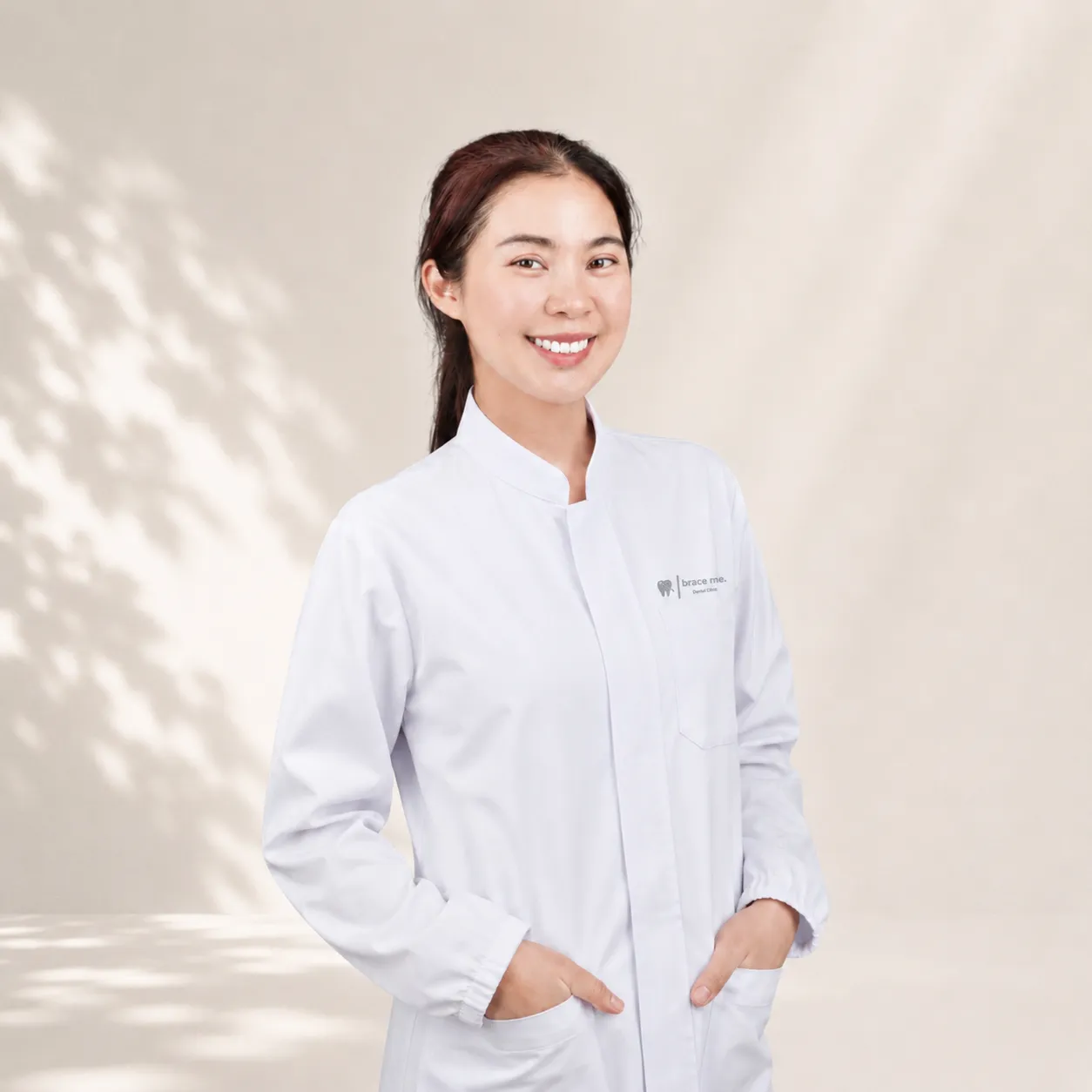 ทพญ. ทัศนีย์ ตั้งลิตานนท์ ทีมทันตแพทย์ Brace Me Dental Clinic