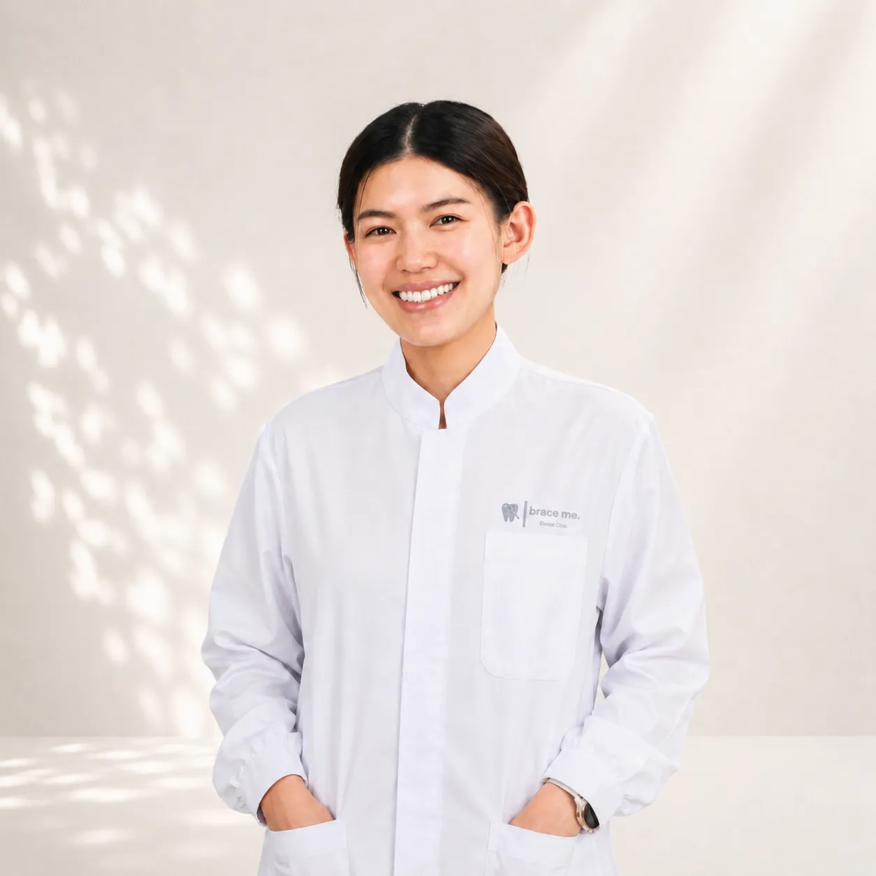 ทพญ. ณัชชา รังสฤษฎ์วุฒิกุล ทีมทันตแพทย์ Brace Me Dental Clinic