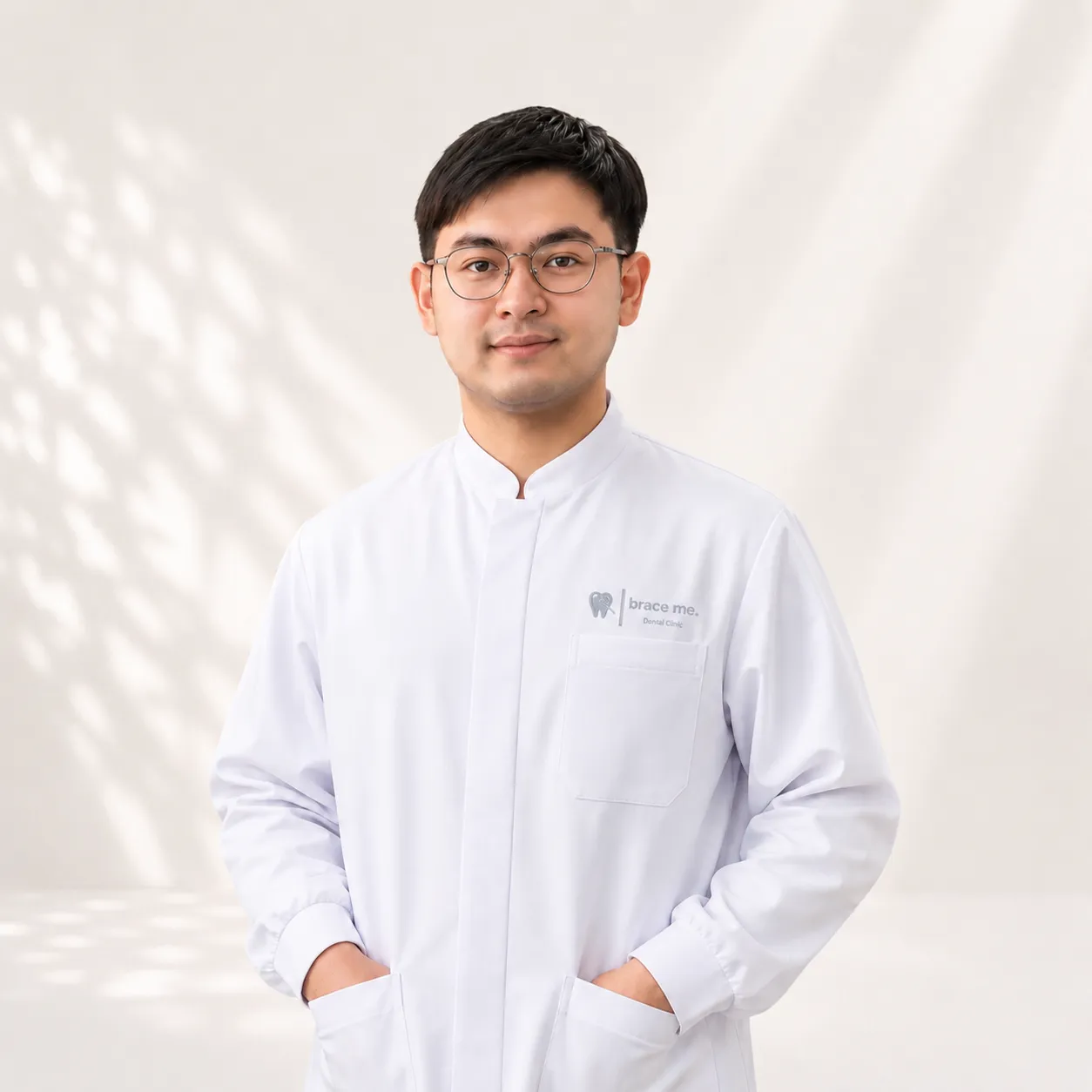 ทพ. ธนพจน์ นิลโมจน์ ทีมทันตแพทย์ Brace Me Dental Clinic
