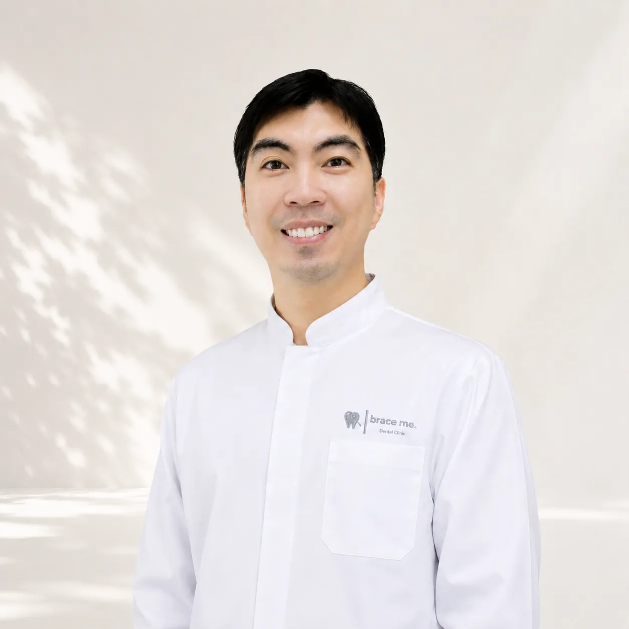 ทพ. วรินทร์ ภักดีสัตยพงศ์ ทีมทันตแพทย์ Brace Me Dental Clinic